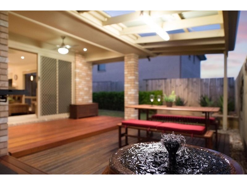 17 Highcliff Crescent, North Lakes QLD 4509