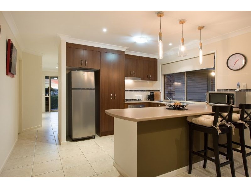 17 Highcliff Crescent, North Lakes QLD 4509