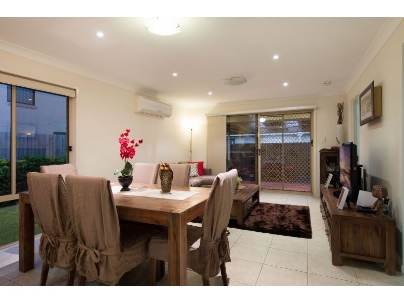 17 Highcliff Crescent, North Lakes QLD 4509