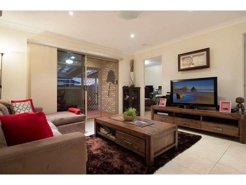 17 Highcliff Crescent, North Lakes QLD 4509