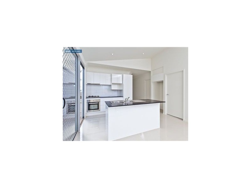 13 Manhattan cres, North Lakes QLD 4509