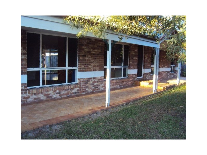 8 Roseann Street, Kallangur QLD 4503