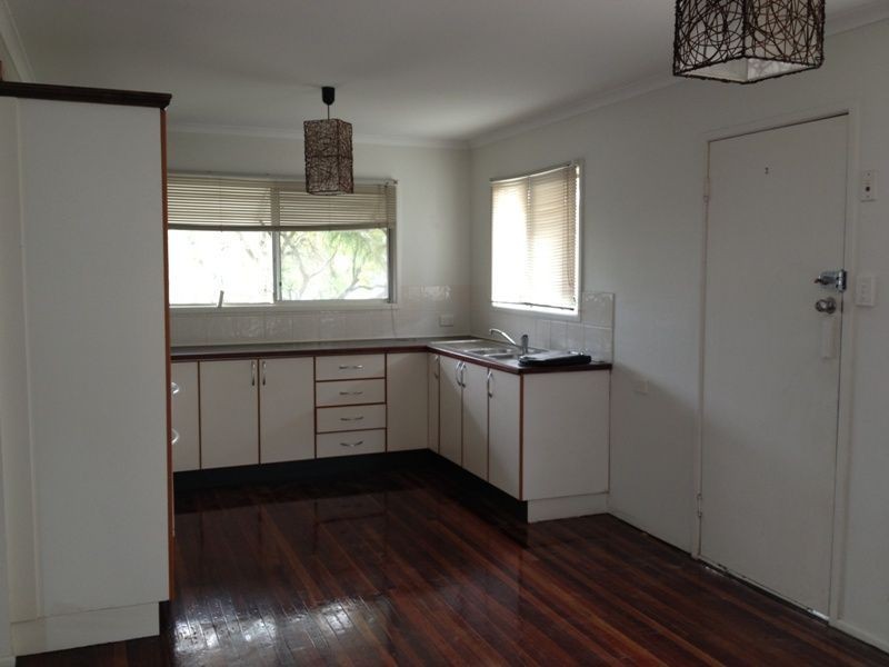 12 Ettie Street, Redcliffe QLD 4020