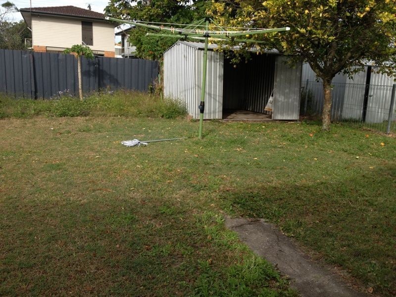 12 Ettie Street, Redcliffe QLD 4020