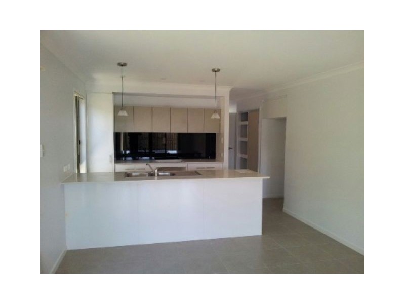 30 Nullarbor Circuit, North Lakes QLD 4509