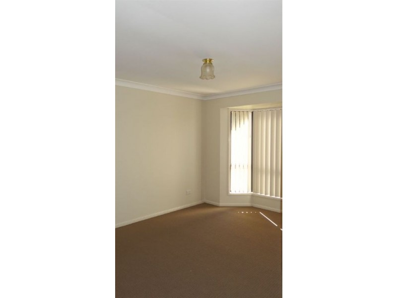 5 Cunningham Crescent, North Lakes QLD 4509