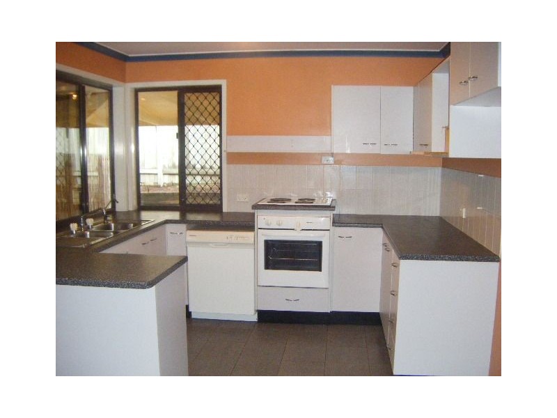 101 Rue Montaigne, Petrie QLD 4502