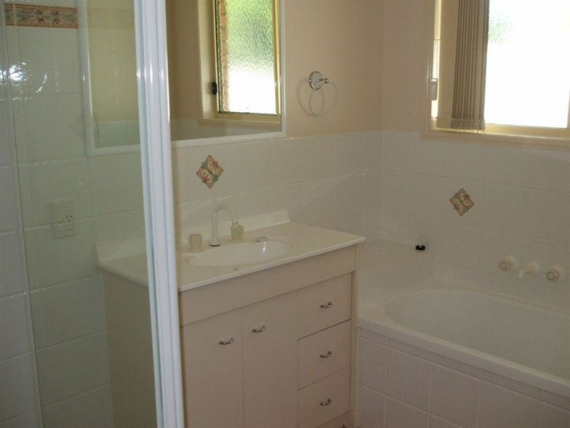 3 Whitfield Cres, North Lakes QLD 4509