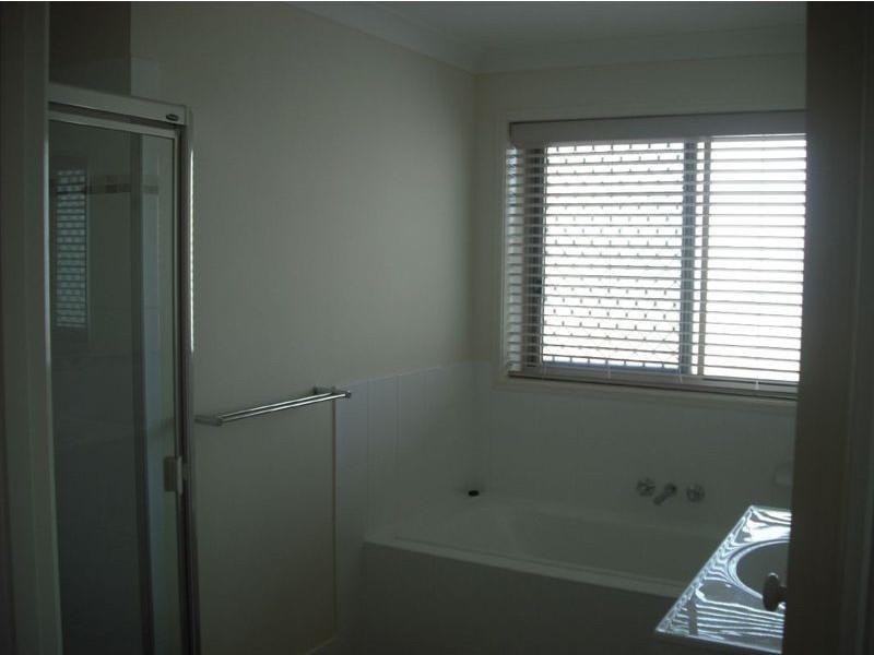 10 Faldo Court, North Lakes QLD 4509