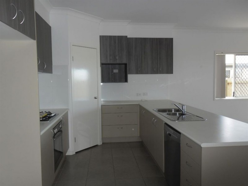 24 Rawlins Cresent, North Lakes QLD 4509