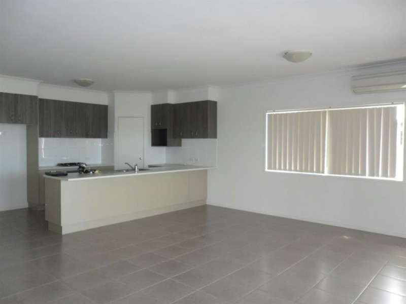 24 Rawlins Cresent, North Lakes QLD 4509