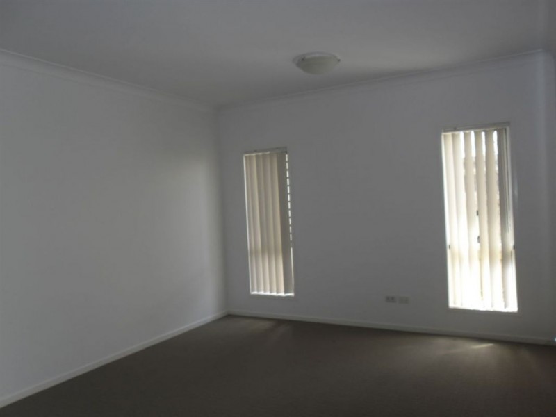 24 Rawlins Cresent, North Lakes QLD 4509