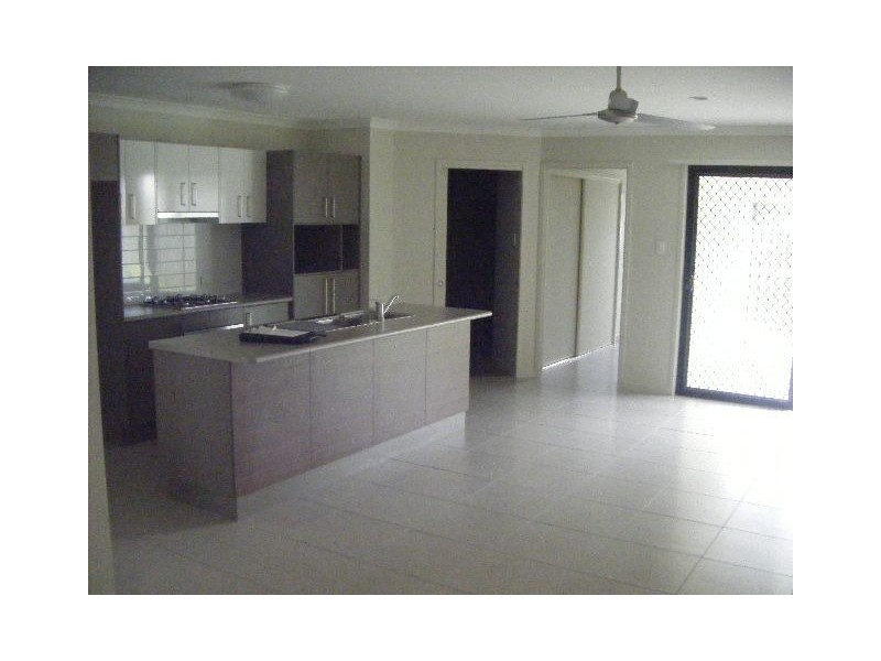 10 Wakeham Street, Kallangur QLD 4503