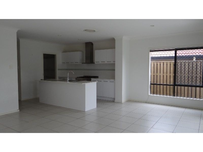 33 Astley Parade, North Lakes QLD 4509