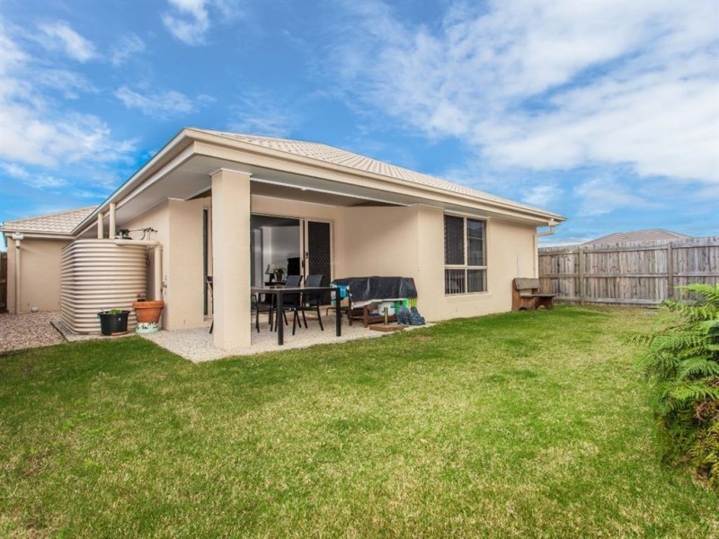 74 Mackintosh Drive, North Lakes QLD 4509