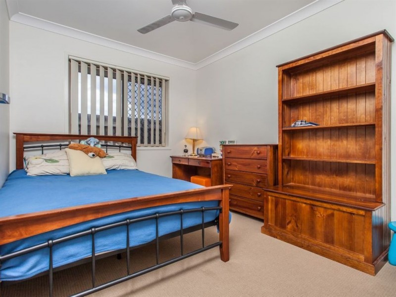 74 Mackintosh Drive, North Lakes QLD 4509
