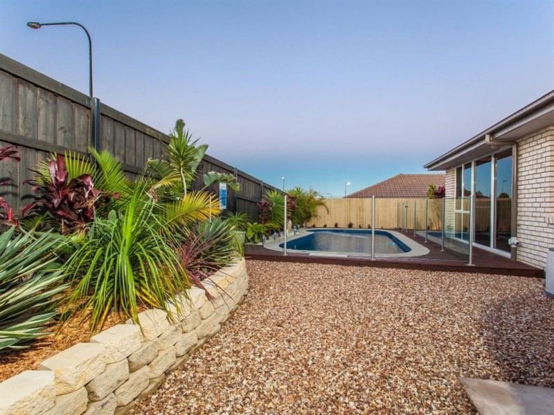 21 Eaton Close, North Lakes QLD 4509