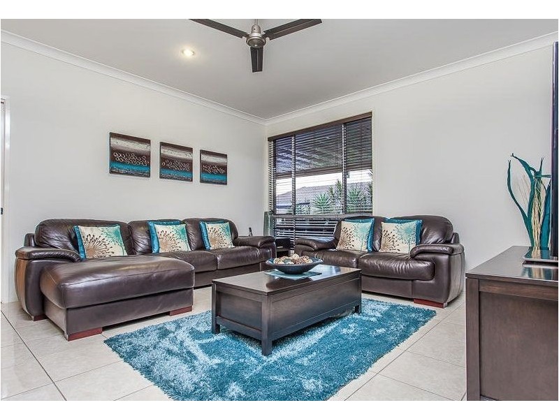 21 Eaton Close, North Lakes QLD 4509