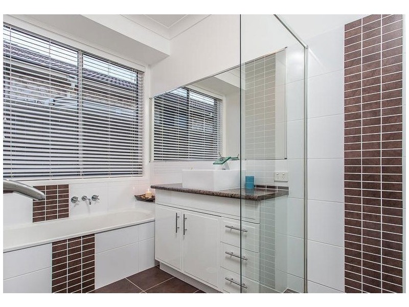 21 Eaton Close, North Lakes QLD 4509
