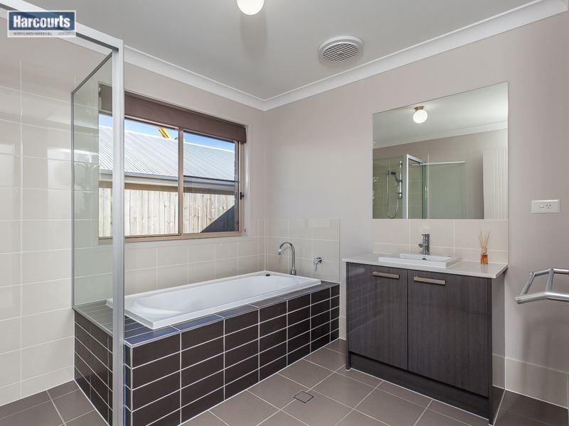 19 Nullarbor Circuit, North Lakes QLD 4509