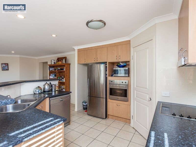15 Dotterel Crescent, North Lakes QLD 4509