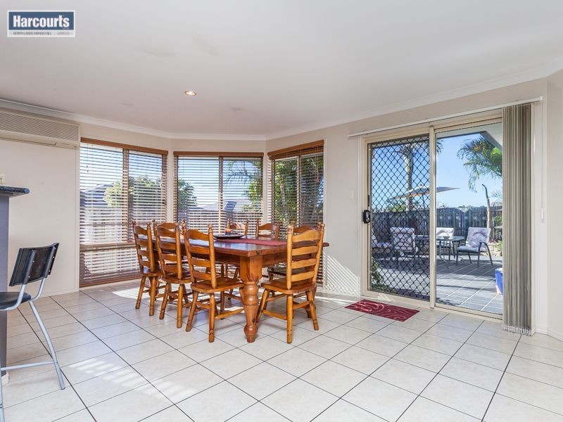 15 Dotterel Crescent, North Lakes QLD 4509