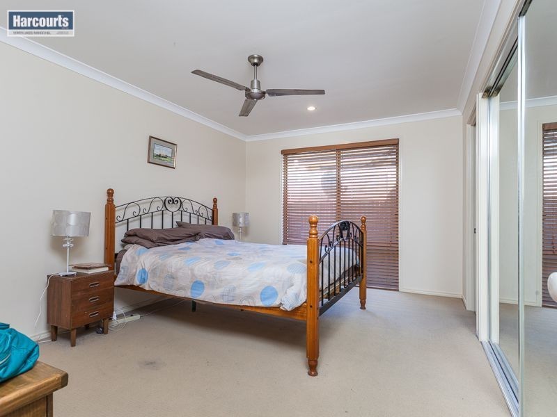 15 Dotterel Crescent, North Lakes QLD 4509