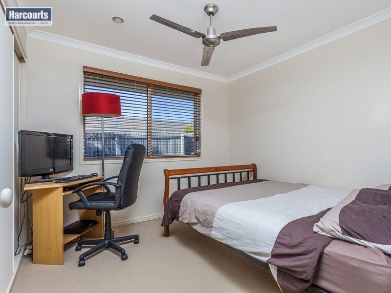15 Dotterel Crescent, North Lakes QLD 4509
