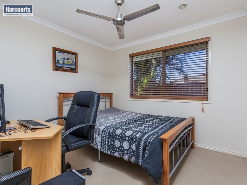 15 Dotterel Crescent, North Lakes QLD 4509