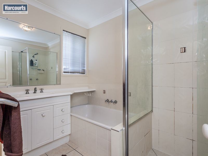 15 Dotterel Crescent, North Lakes QLD 4509