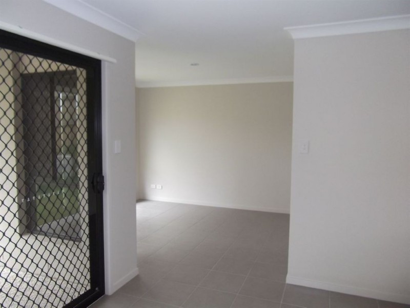 84 Mackintosh Drive, North Lakes QLD 4509