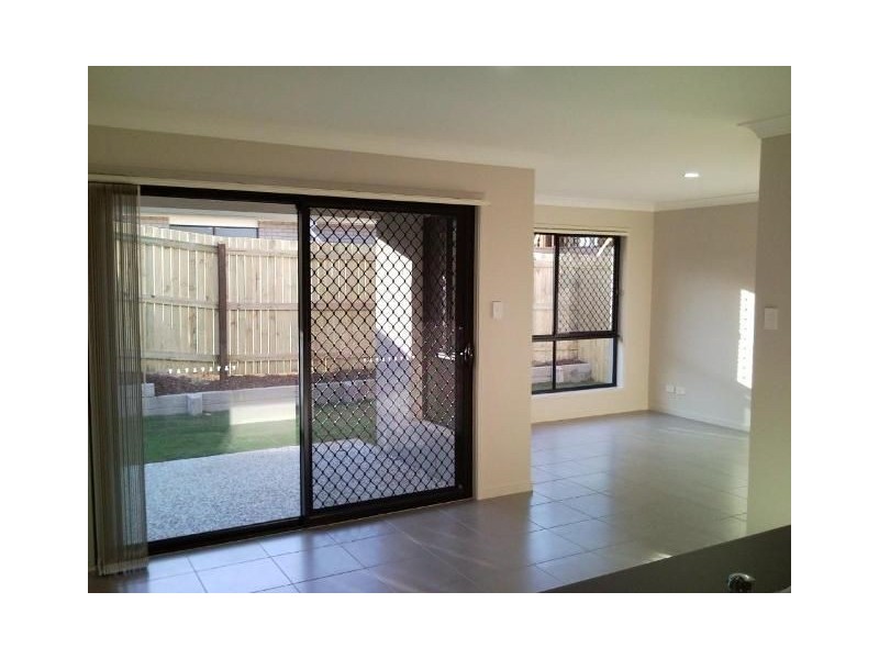 84 Mackintosh Drive, North Lakes QLD 4509