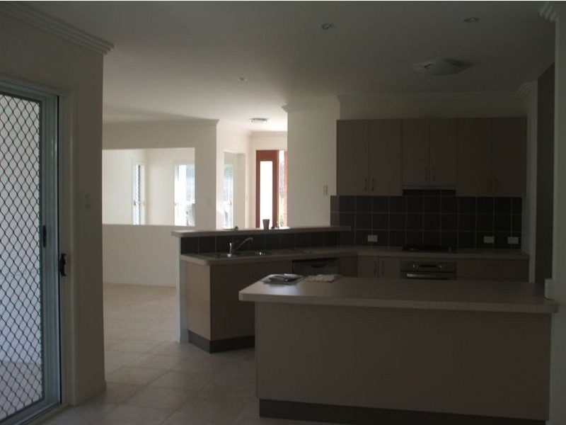 17 Whitebeech Court, North Lakes QLD 4509