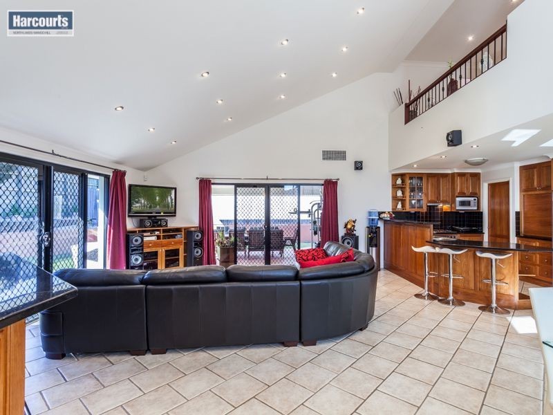 24 Chilton Crescent, North Lakes QLD 4509