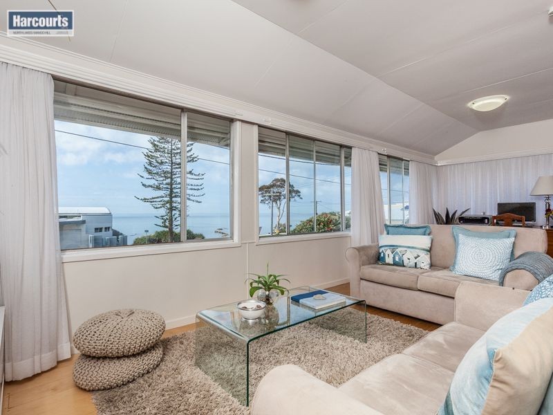 1 Whytecliffe Parade, Woody Point QLD 4019