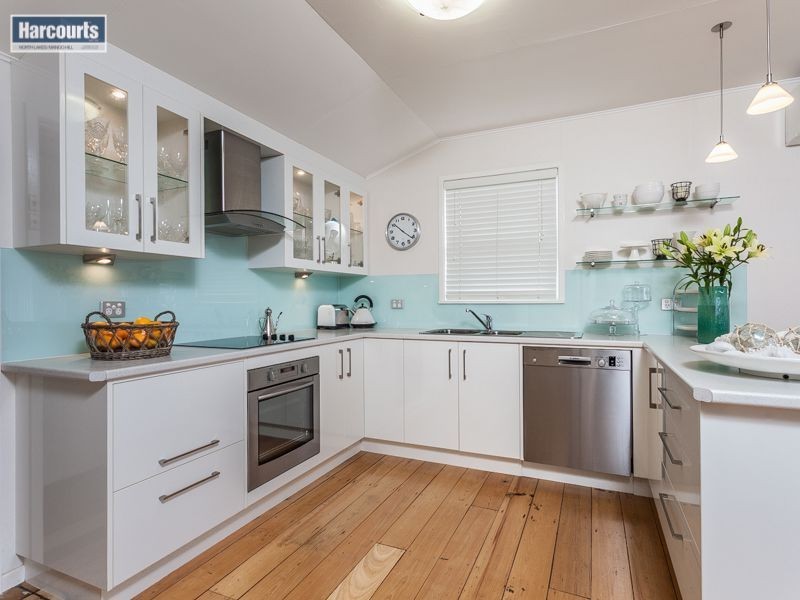 1 Whytecliffe Parade, Woody Point QLD 4019