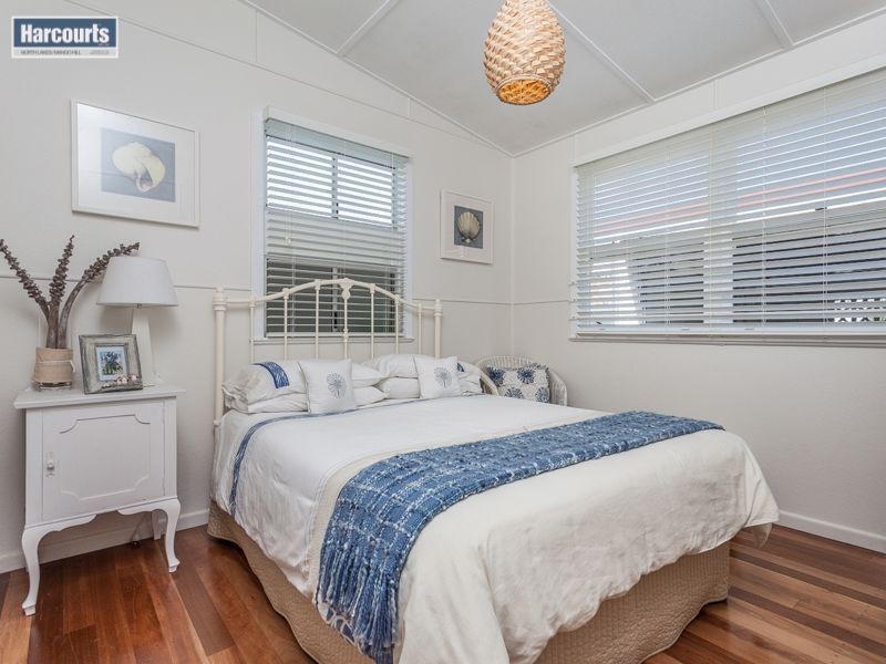 1 Whytecliffe Parade, Woody Point QLD 4019