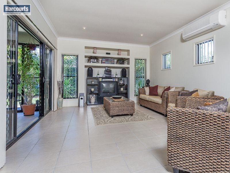 8 Turnstone Circuit, North Lakes QLD 4509