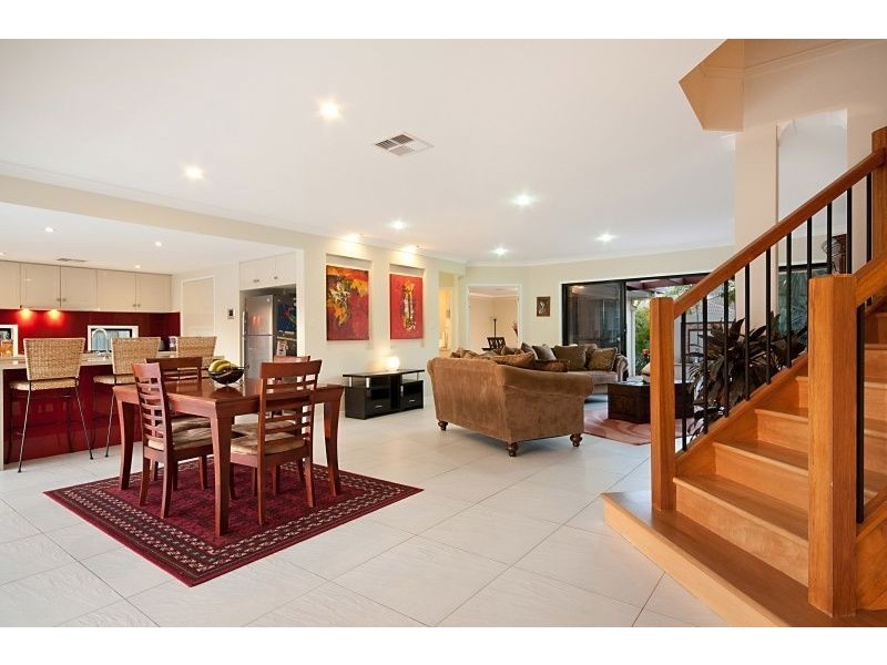 23 Azienda Place, Bridgeman Downs QLD 4035