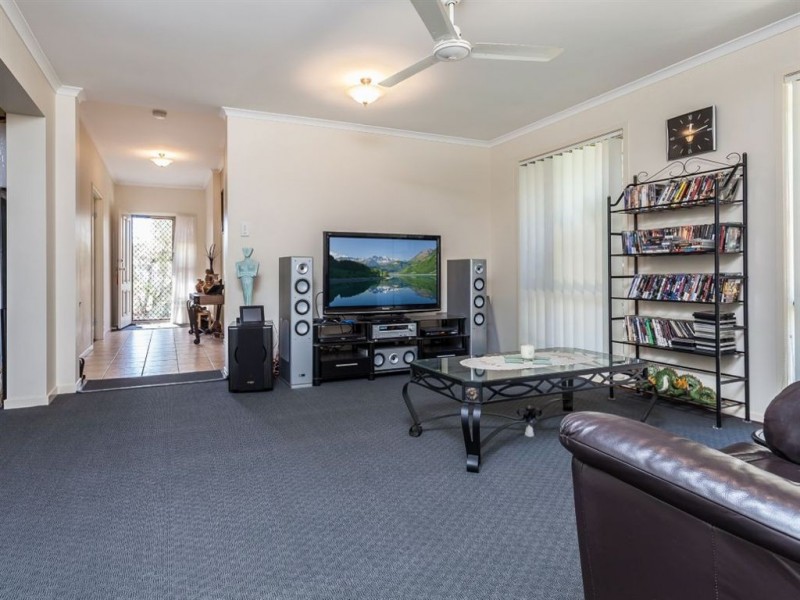 8 Standish Street, North Lakes QLD 4509