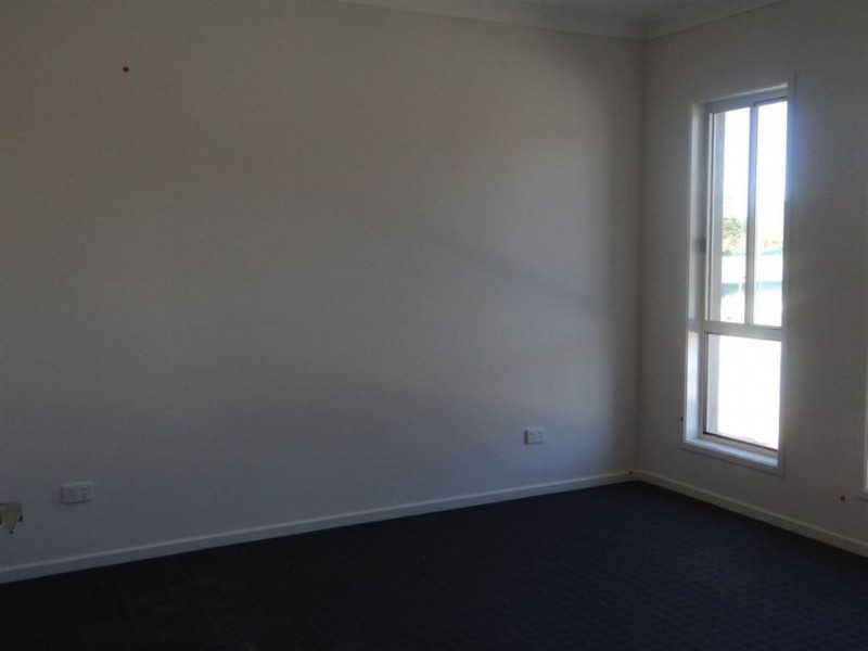 2 Shoreacres Street, North Lakes QLD 4509