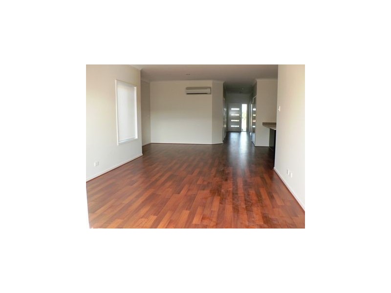 19 Dunes Crescent, North Lakes QLD 4509