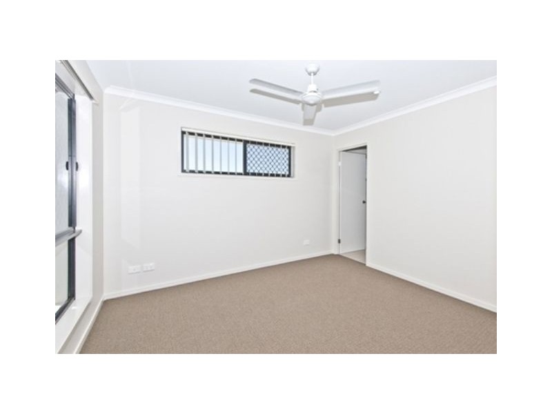 13 Ravensbourne Crescent, North Lakes QLD 4509