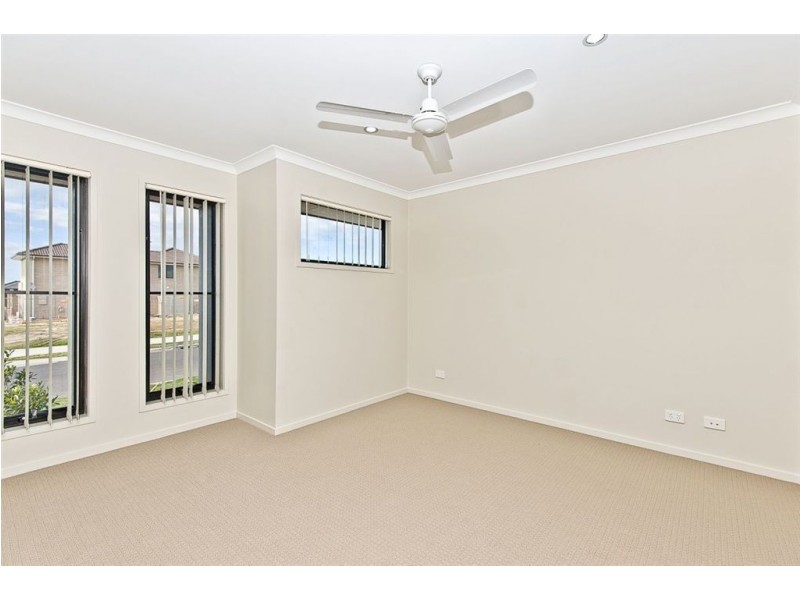 38 Cowen Terrace, North Lakes QLD 4509