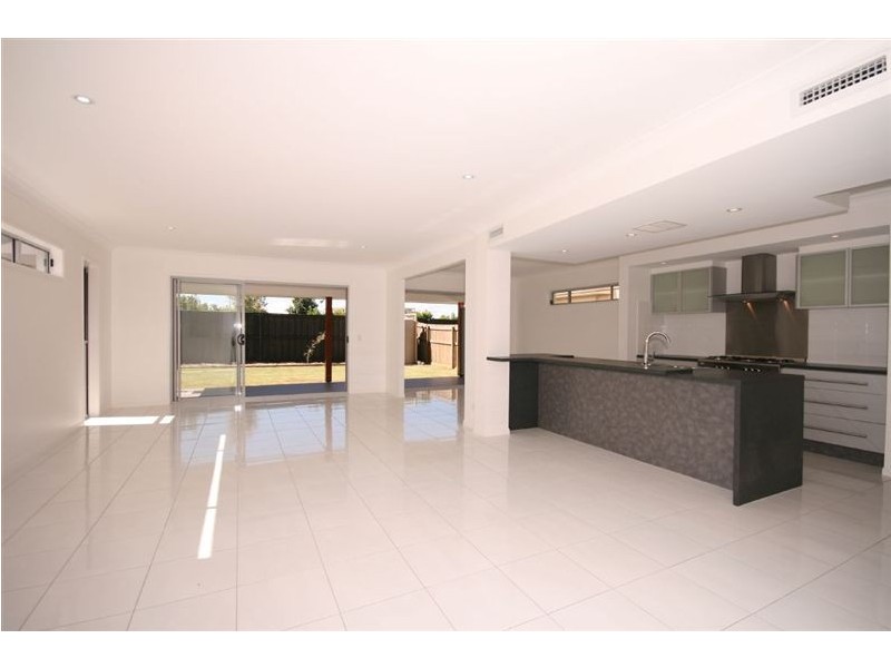 34 Ballesteros Street, North Lakes QLD 4509