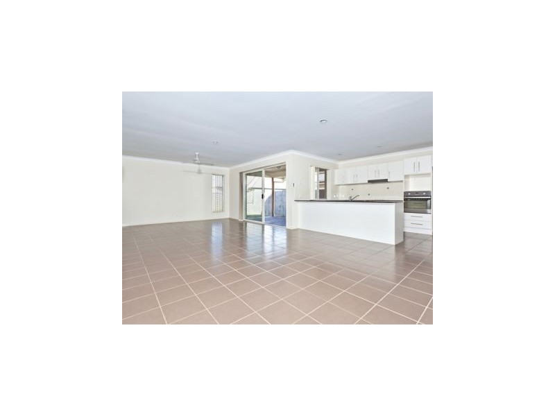 4 Montgomerie Parade, North Lakes QLD 4509