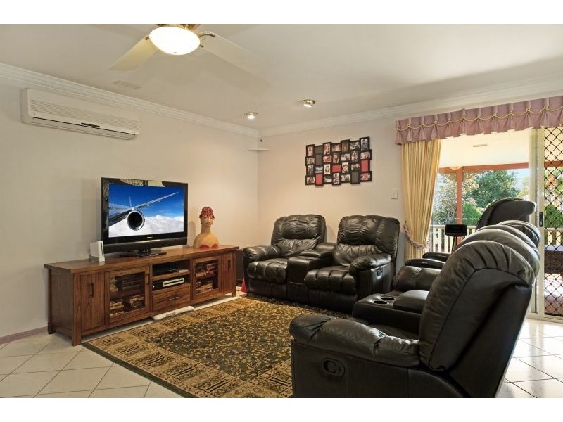 65 Castle Hill Drive, Murrumba Downs QLD 4503