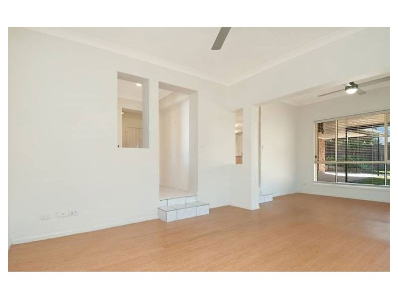 4 Morwell Crescent, North Lakes QLD 4509