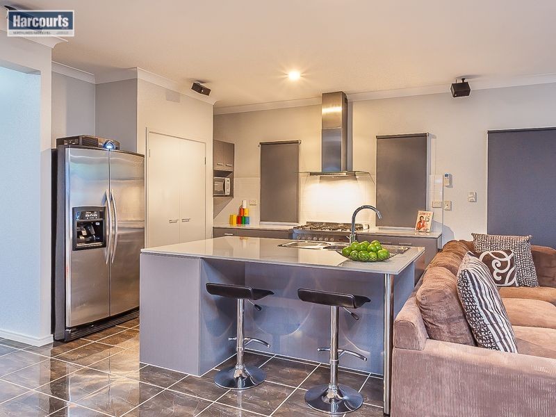 12 Eaton Close, North Lakes QLD 4509