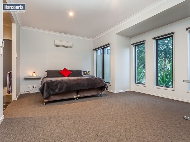 12 Eaton Close, North Lakes QLD 4509